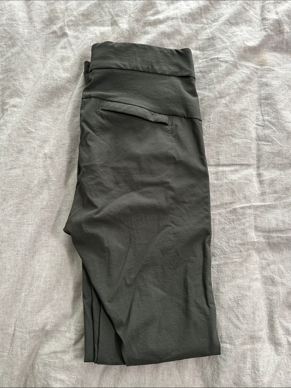 Athleta green wander stash skinny pant